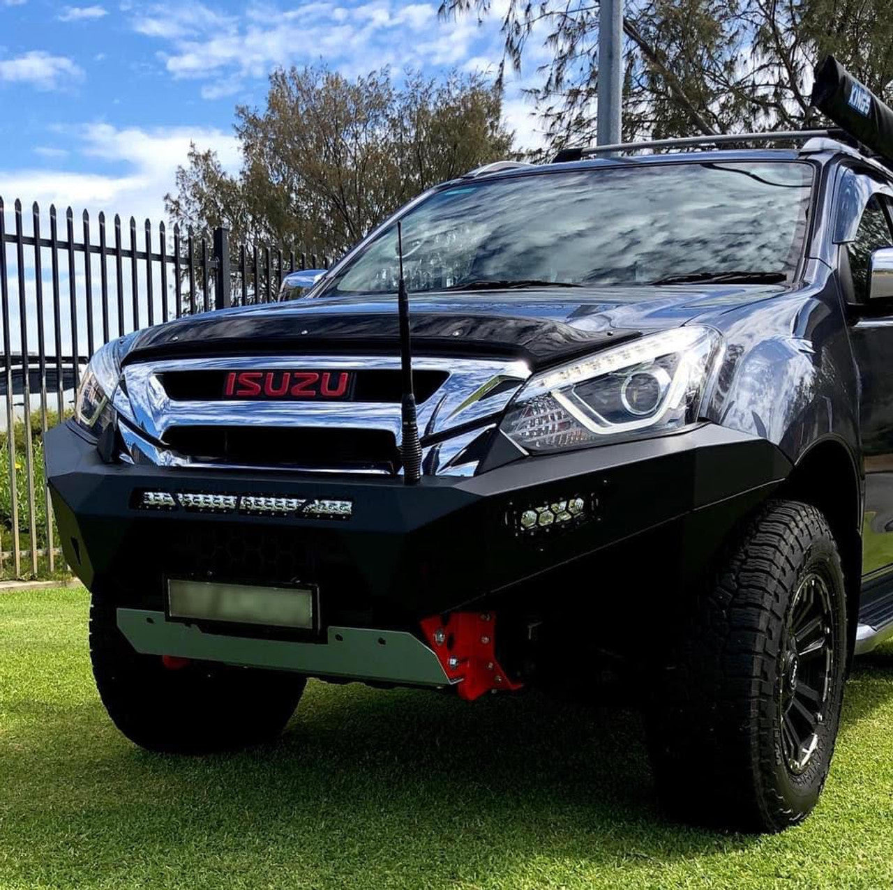 Offroad Animal Predator Bull Bar for Isuzu MU-X-G2 2017-2020