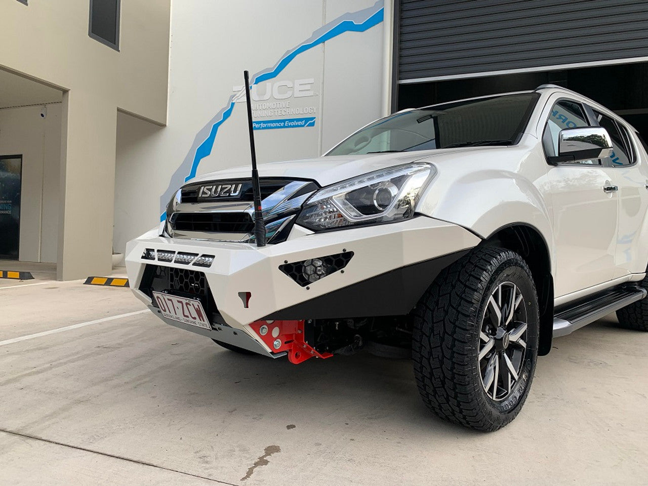 Offroad Animal Predator Bull Bar for Isuzu MU-X-G2 2017-2020