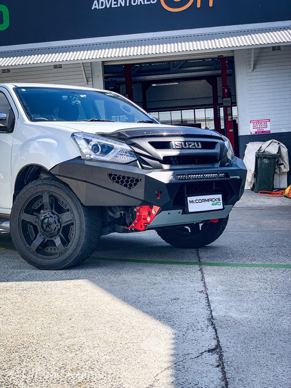 Offroad Animal Predator Bull Bar for Isuzu MU-X-G2 2017-2020