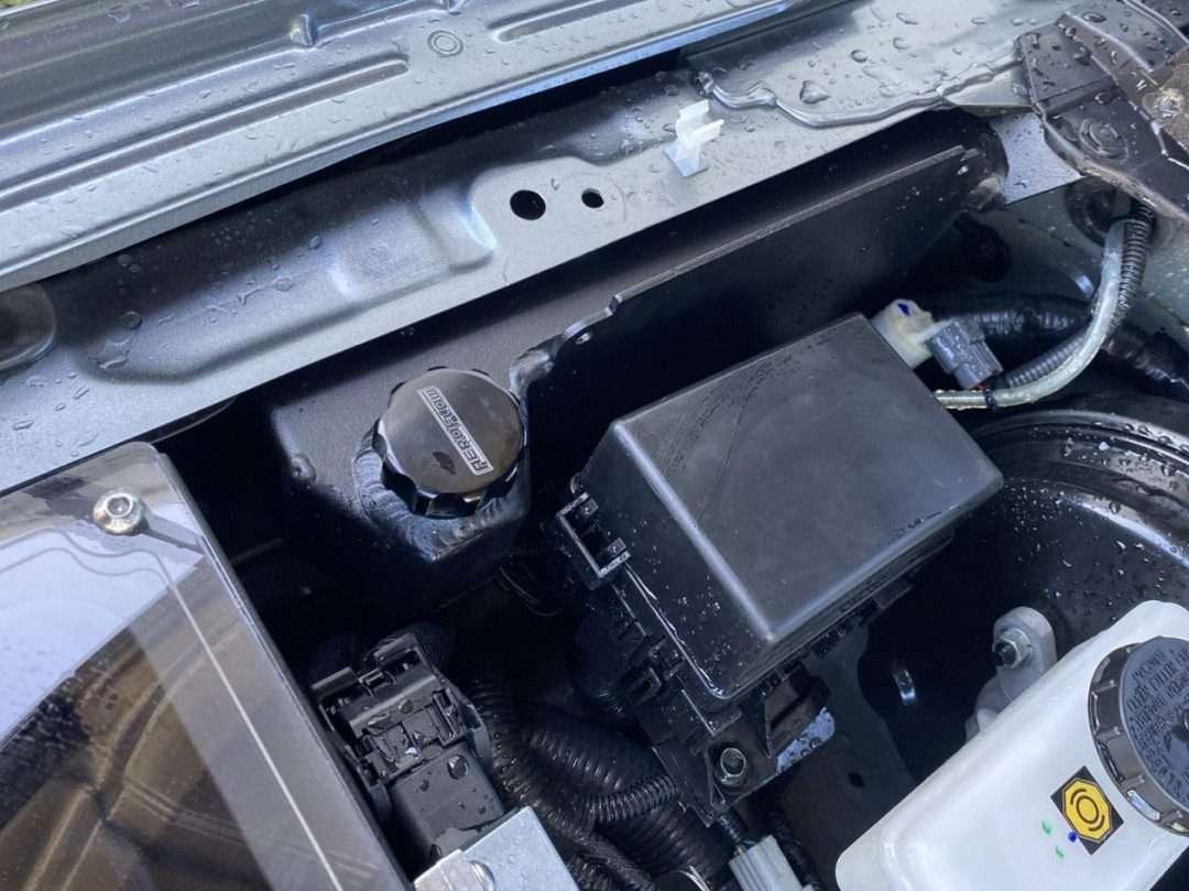 NP300/ D23 Navara Alloy Washer Bottle