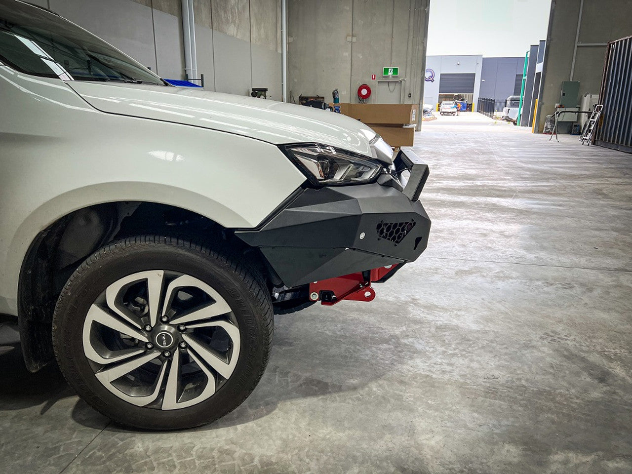 Offroad Animal Predator Bull Bar for Isuzu MU-X 2021-2024