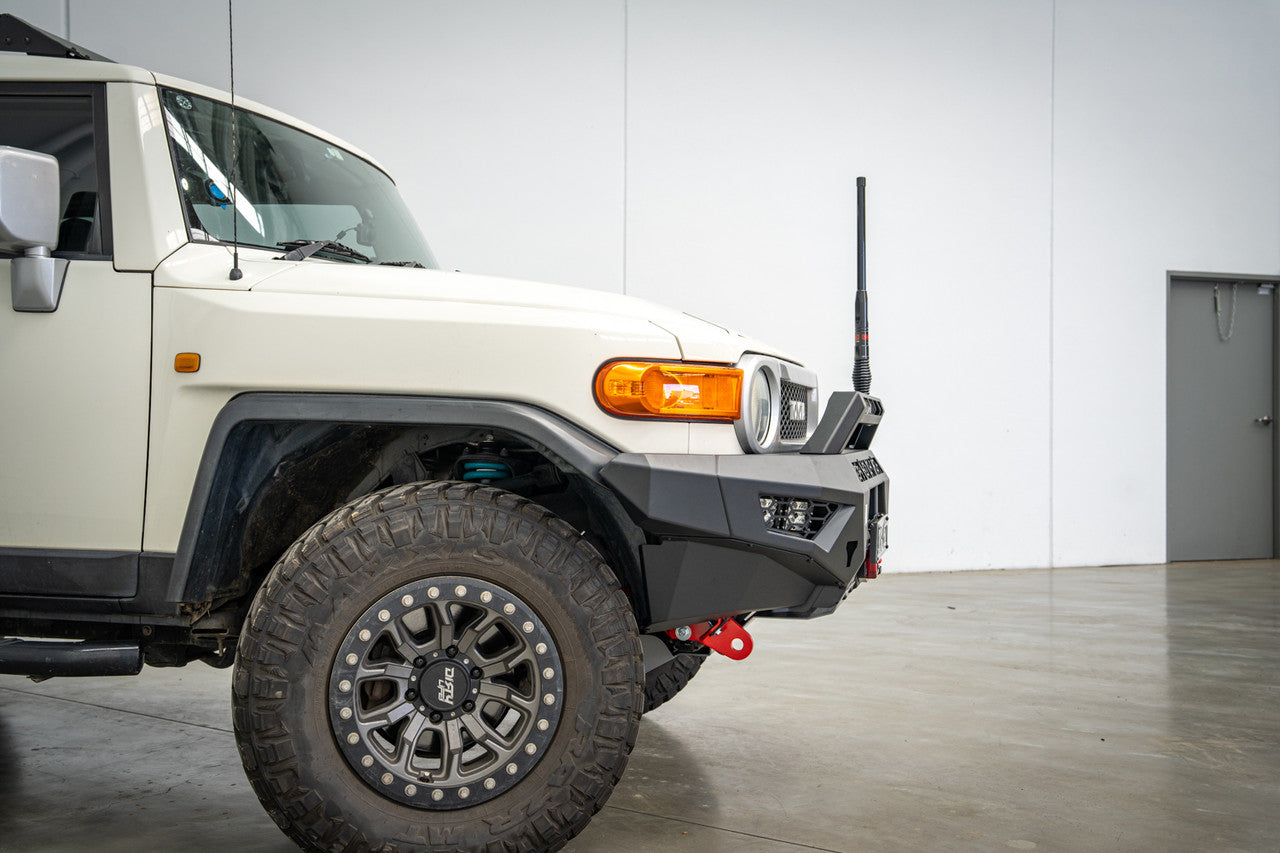 Offroad Animal Predator Bull Bar for Toyota Fj Cruiser, 2011-2016
