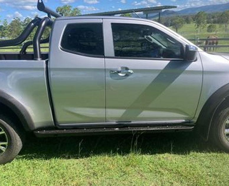 Offroad Animal Rock Sliders for Isuzu Dmax My21, 2020 on