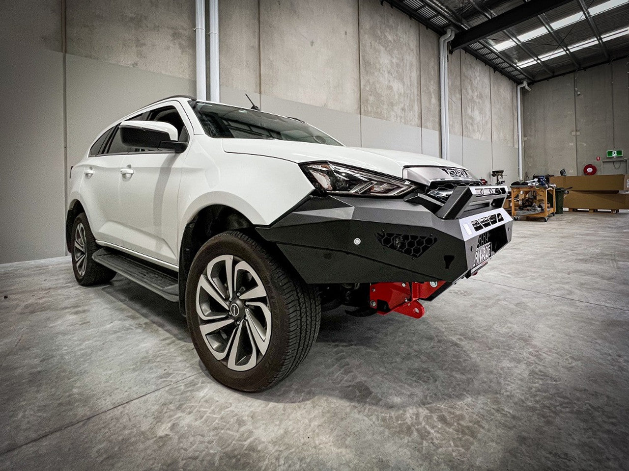 Offroad Animal Predator Bull Bar for Isuzu MU-X 2021-2024