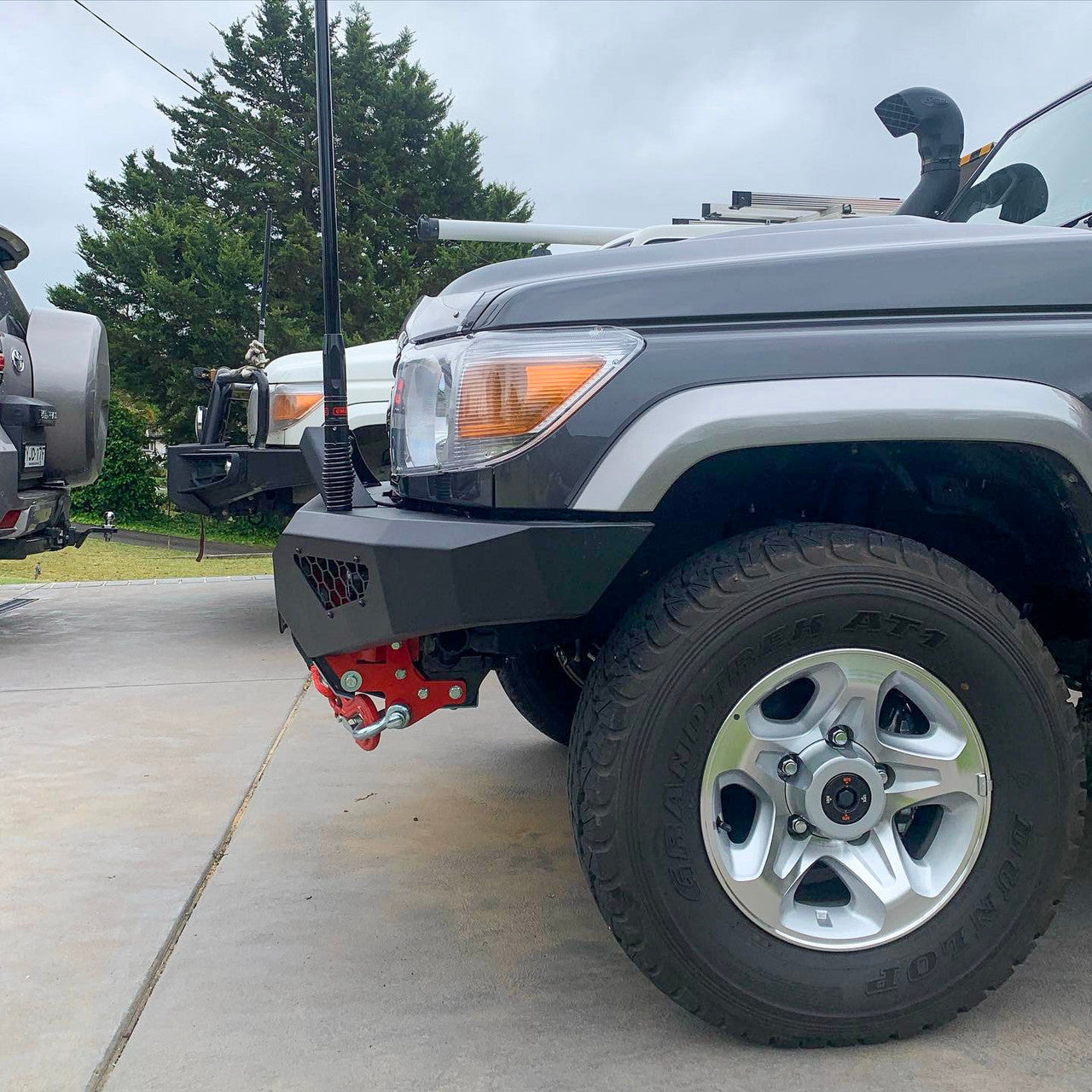 Offroad Animal Predator Bull Bar for Toyota LandCruiser 79 Series Single cab 2017-2023