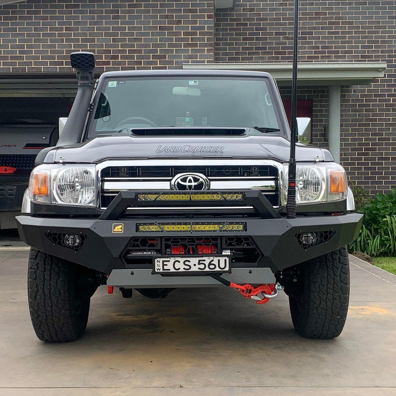 Offroad Animal Predator Bull Bar for Toyota LandCruiser 79 Series Single cab 2017-2023