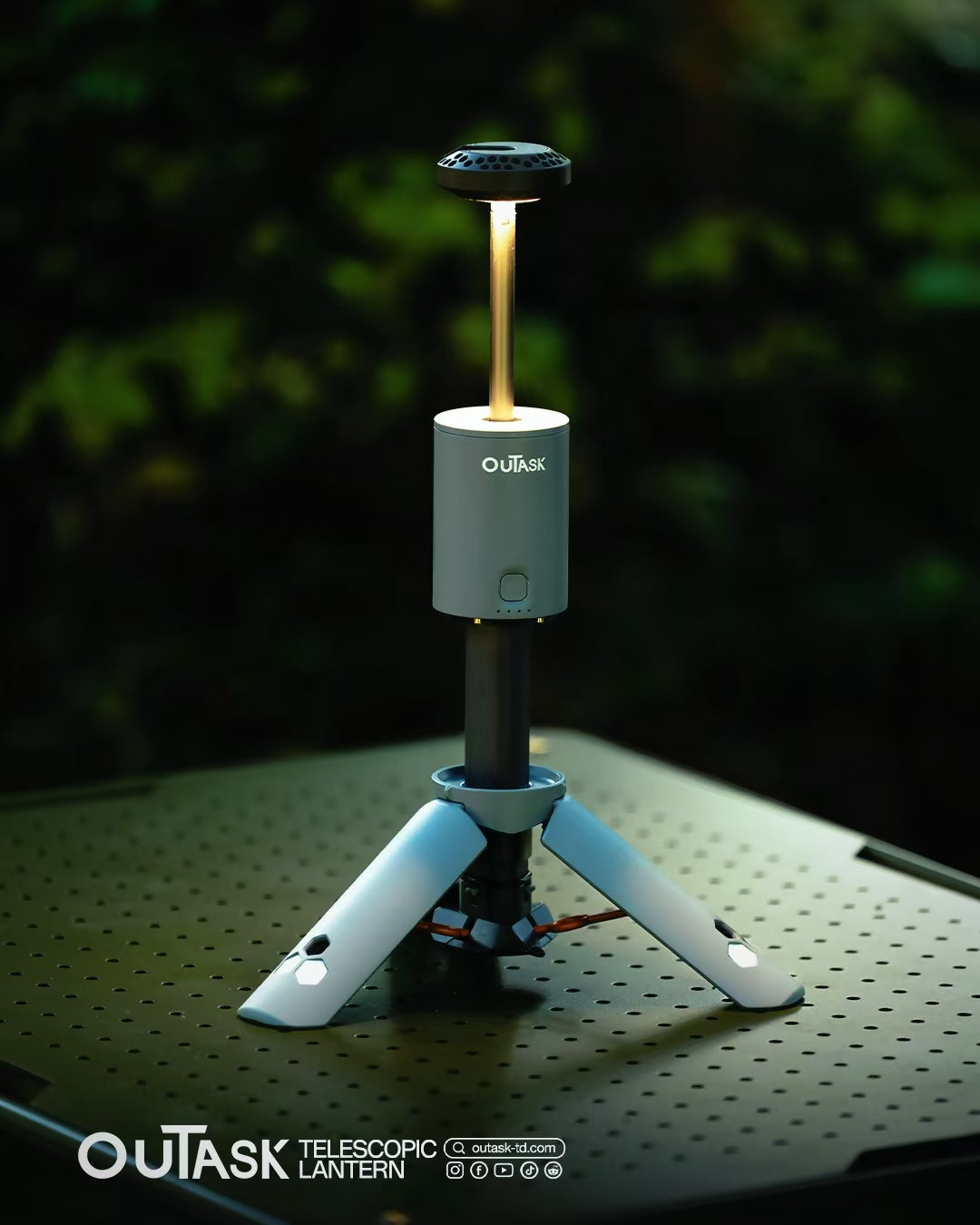 Outask Telescopic Magnetic LED Camp Light - Military Green